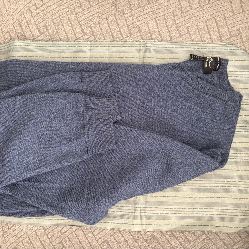 Brooks Brothers fine Marino wool men’s Blue V-Neck Sweater xxl